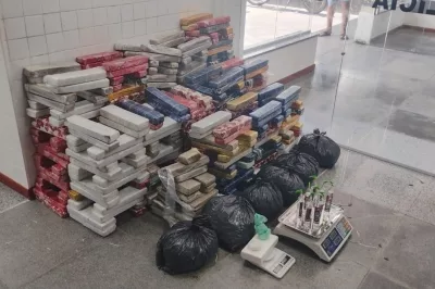 PM apreende drogas em Feira de Santana