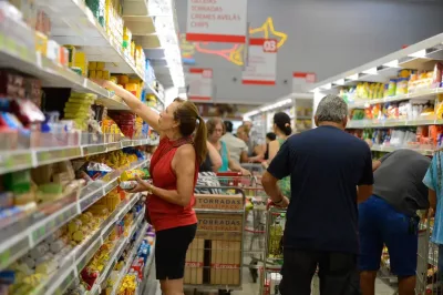 Fim da escala 6×1: estudos divergem sobre impactos no PIB e inflação