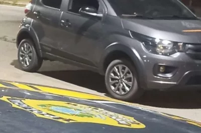 PRF recupera veículo com registro de roubo durante fiscalização em Feira de Santana