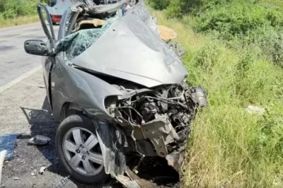 Acidente na BR-242 deixa dois mortos e feridos após colisão