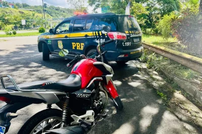 Motocicleta roubada em Ilhéus é recuperada pela PRF durante operação em Ubaitaba