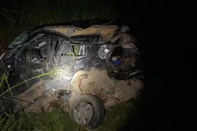 Acidente entre carro e caminhonete deixa três mortos no oeste da Bahia
