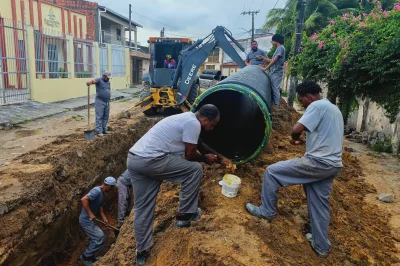 Alagoinhas: Prefeitura moderniza redes de drenagem e água na Thompson Flores e Inácio Bastos