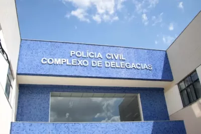 Homens encapuzados se passam por policiais, invadem residência e matam jovem em Feira de Santana