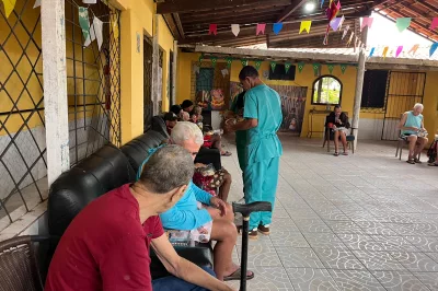 Arraiá da Experiência leva forró, alegria e inclusão para idosos