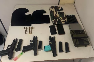 PM prende suspeitos e apreende armas após homicídio em Feira de Santana