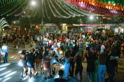 Segunda noite da Vila de Santo Antônio reúne famílias e celebra a cultura nordestina em Alagoinhas