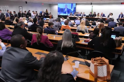 CCJ da Câmara adia análise da PEC da redução da maioridade penal