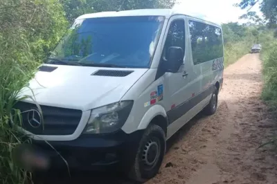 Van roubada em Alagoinhas é recuperada pela PM em Teodoro Sampaio