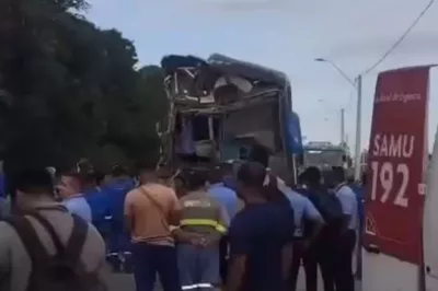 Acidente perto da rotatória da BYD deixa pelo menos 19 feridos na Via Parafuso, em Camaçari