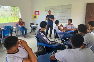 Lula sanciona lei e inclui educação política e cidadania como conteúdo obrigatório nas escolas