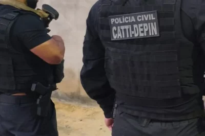 Mulher é presa suspeita de furtar dinheiro e bens da própria mãe